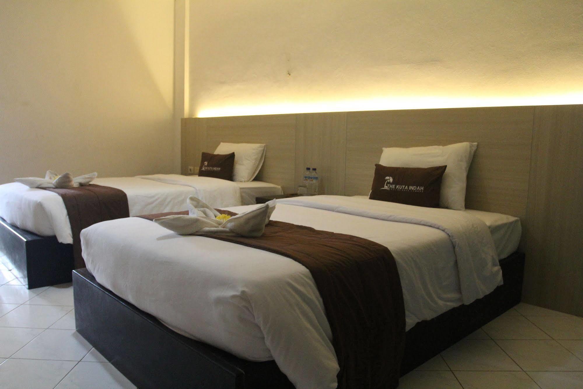Kuta Indah Hotel Exterior foto