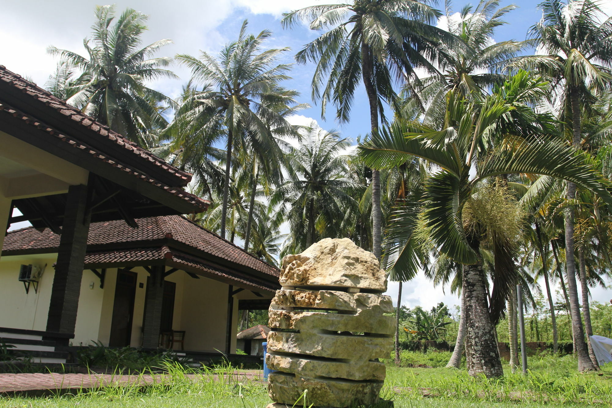 Kuta Indah Hotel Exterior foto